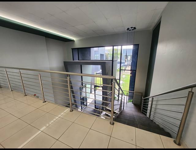 586M² OFFICE TO LET IN VORNA VALLEY